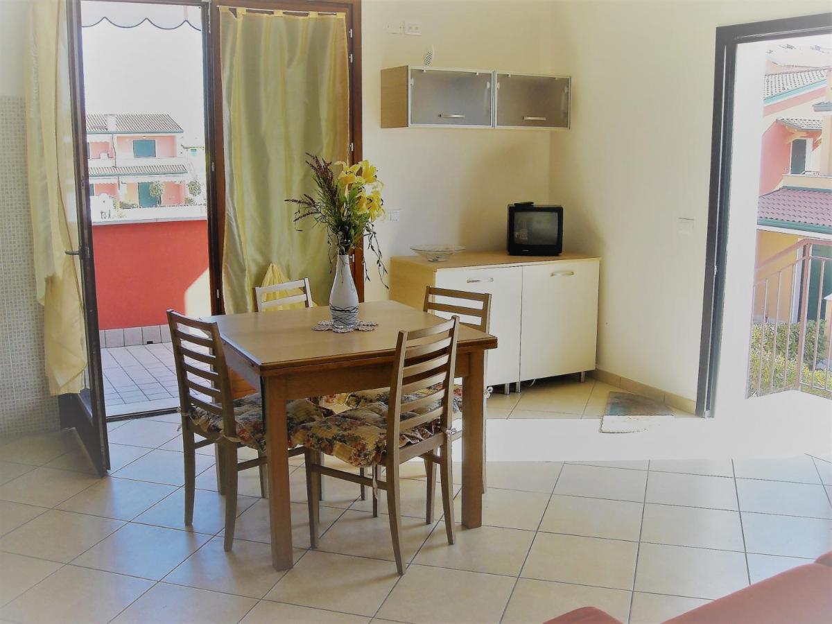Hotel Apartments Villaggio Dei Fiori 4 Stars Luxury - Great Family Resort - Pet Friendly - With Hypermarket - Delivery Restaurant-Pizzeria - Room Breakfast With Supplement - Ultra Fast Wi-Fi - Play Area For Children - Olympic Swimming Pool - Parking Caorle Exterior foto