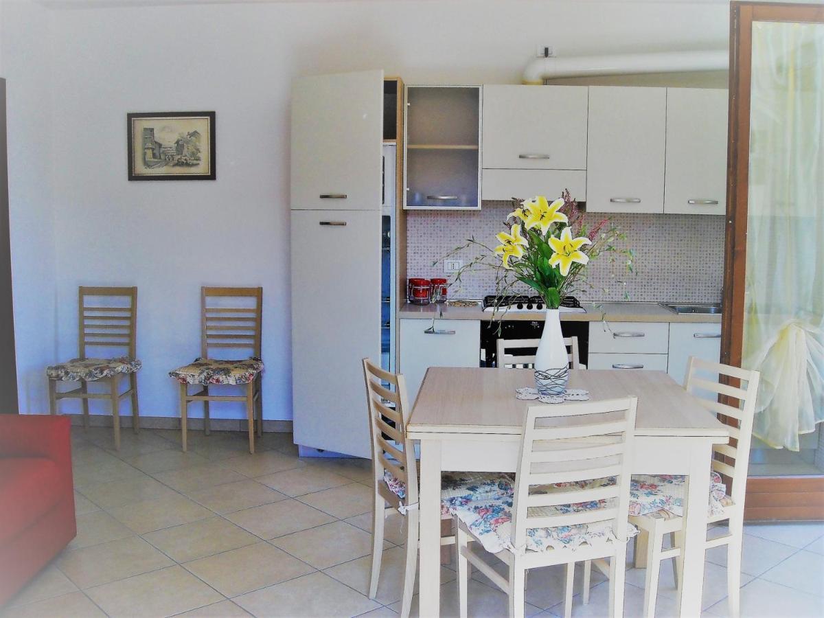 Hotel Apartments Villaggio Dei Fiori 4 Stars Luxury - Great Family Resort - Pet Friendly - With Hypermarket - Delivery Restaurant-Pizzeria - Room Breakfast With Supplement - Ultra Fast Wi-Fi - Play Area For Children - Olympic Swimming Pool - Parking Caorle Exterior foto