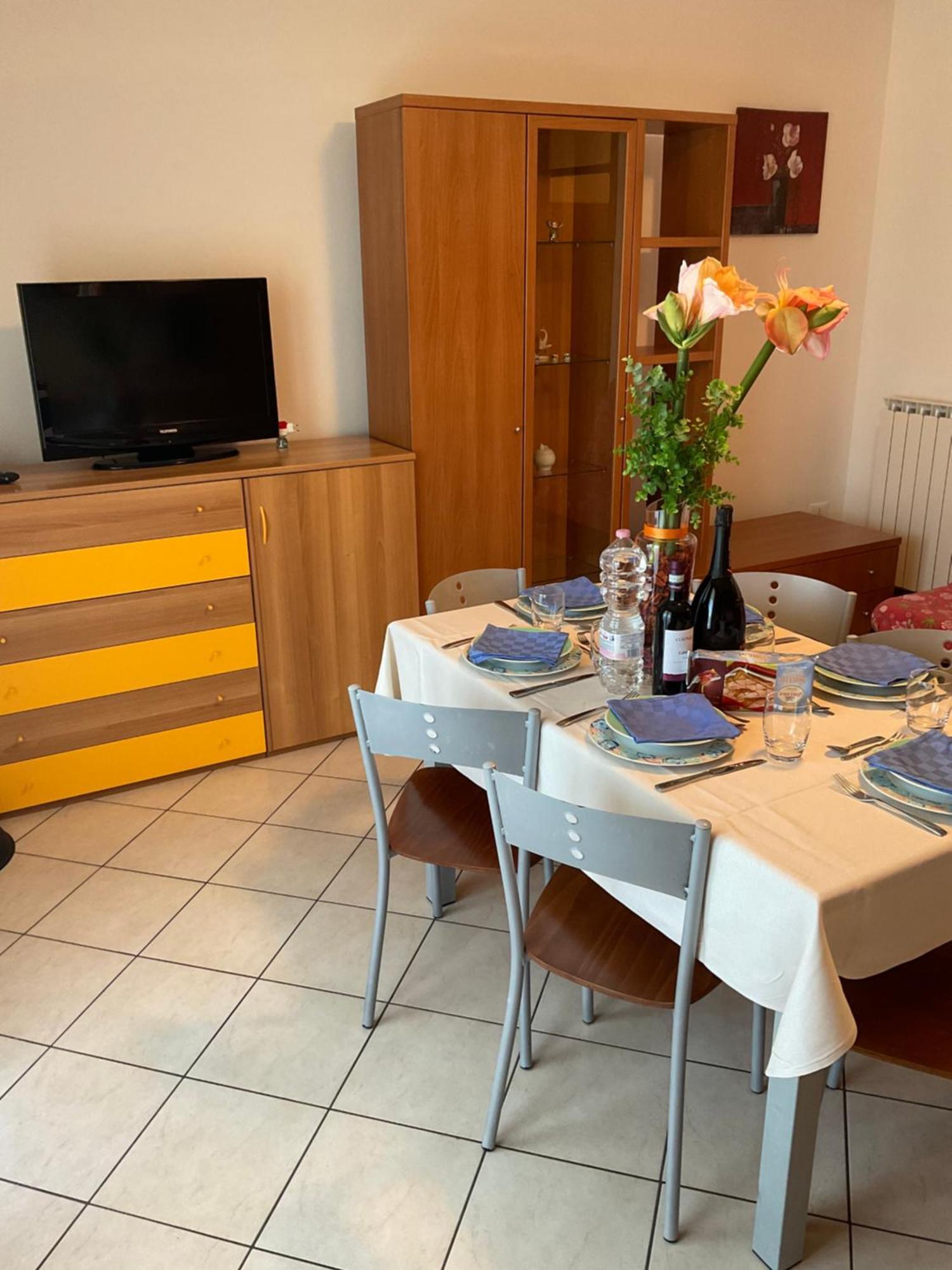 Hotel Apartments Villaggio Dei Fiori 4 Stars Luxury - Great Family Resort - Pet Friendly - With Hypermarket - Delivery Restaurant-Pizzeria - Room Breakfast With Supplement - Ultra Fast Wi-Fi - Play Area For Children - Olympic Swimming Pool - Parking Caorle Exterior foto